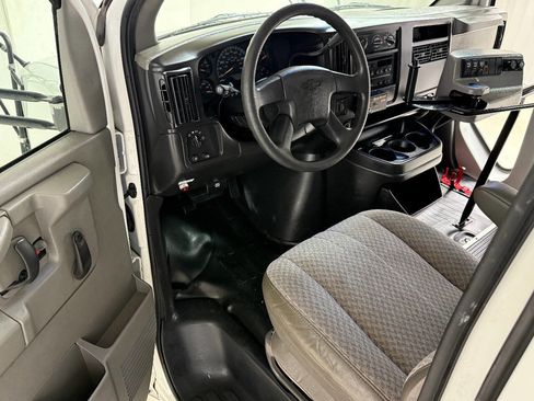 Used 2004 Chevrolet Express 3500 w/ School Bus Package RWD image 58
