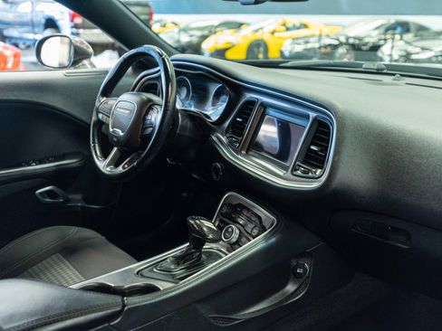 Used 2019 Dodge Challenger SXT RWD image 14