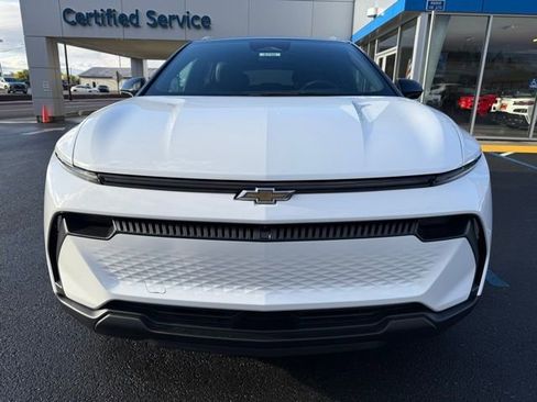 New 2026 Chevrolet Equinox EV LT FWD image 2