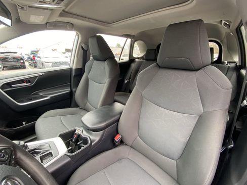 Used 2025 Toyota RAV4 XLE w/ Convenience Package image 18