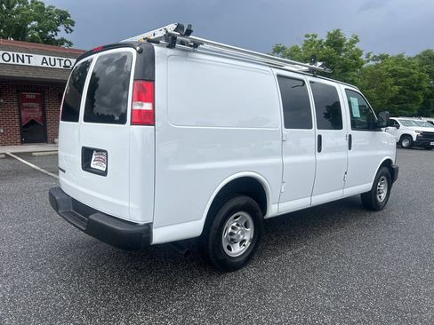 Used 2017 Chevrolet Express 2500 RWD image 9