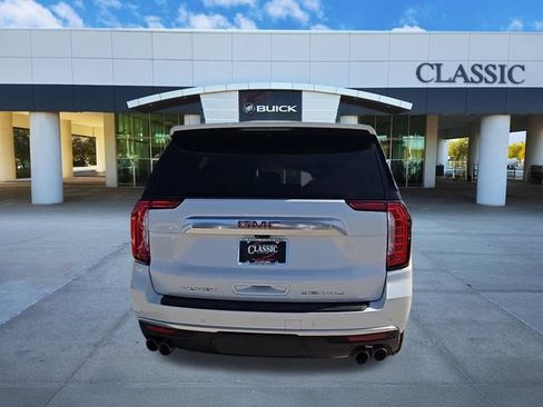 Used 2022 GMC Yukon Denali w/ Denali Premium Package AWD/4WD image 7