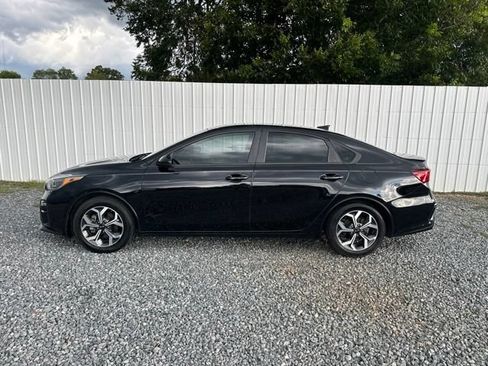 Used 2020 Kia Forte LXS FWD image 2