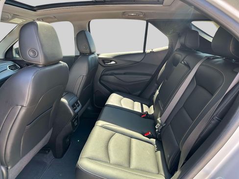 Used 2021 Chevrolet Equinox Premier AWD/4WD image 9