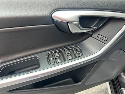 Used 2018 Volvo V60 T5 Cross Country AWD/4WD image 11