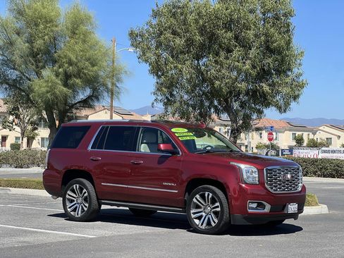 Used 2020 GMC Yukon Denali w/ Denali Premium Package RWD image 2