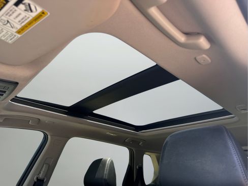 Certified 2024 Nissan Rogue Platinum FWD image 30