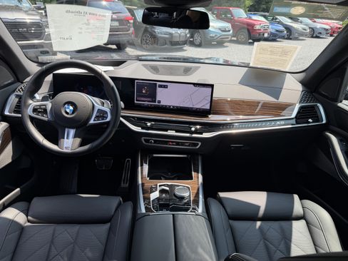 Used 2026 BMW X5 xDrive40i w/ M Sport Package AWD/4WD image 18