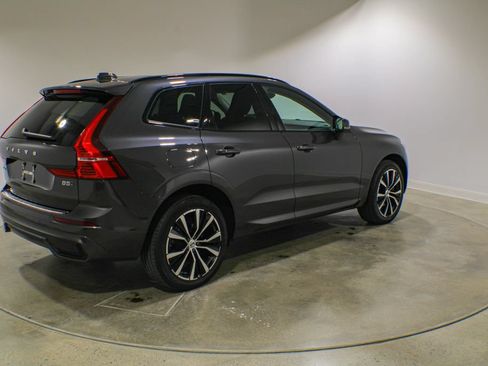 Used 2023 Volvo XC60 B5 Plus w/ Climate Package AWD/4WD image 5