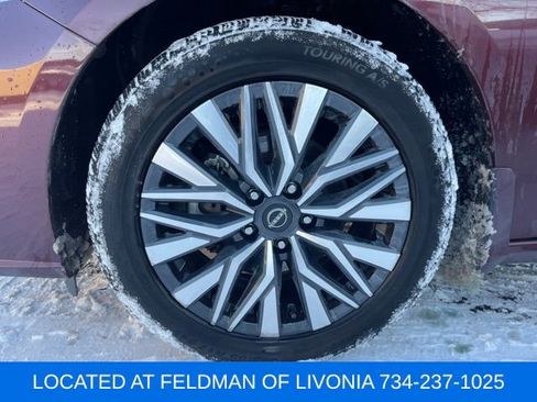 Used 2024 Nissan Altima 2.5 SV w/ SV Premium Package image 5