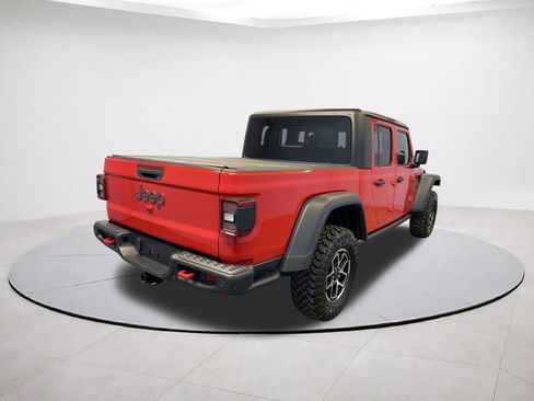 Used 2024 Jeep Gladiator Rubicon w/ Technology Group image 5