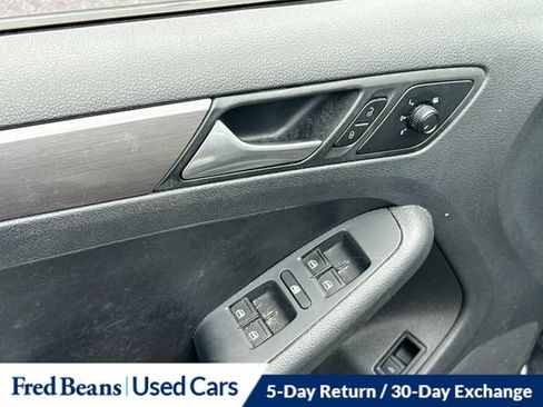 Used 2017 Volkswagen Jetta Sport FWD image 24