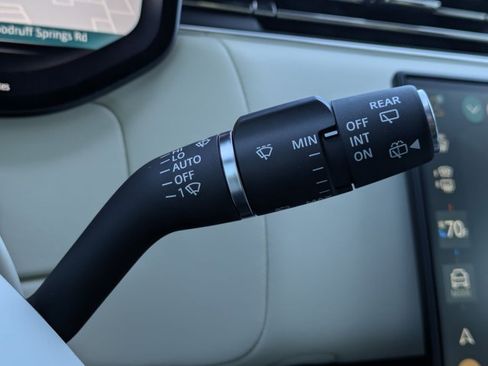 Used 2025 Land Rover Range Rover SE AWD/4WD image 8