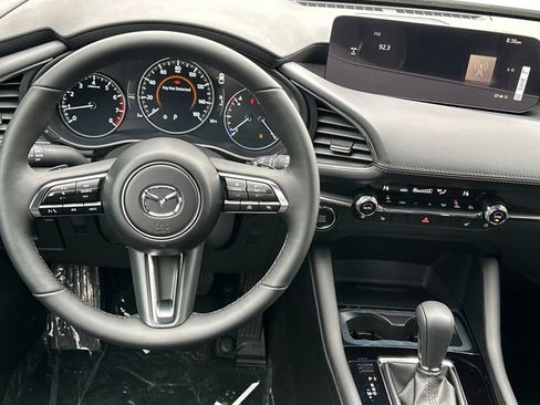 New 2025 MAZDA MAZDA3 Hatchback w/Premium Plus Pkg image 12