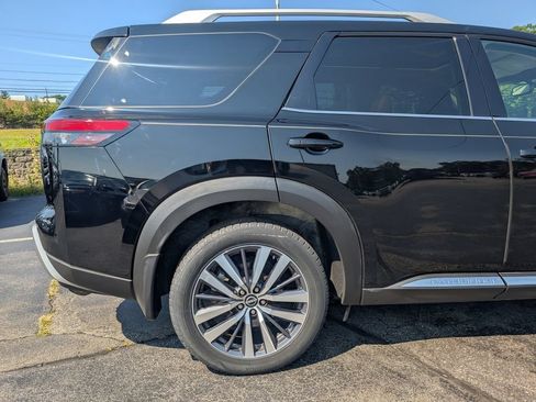 Used 2022 Nissan Pathfinder Platinum w/ Cargo Package AWD/4WD image 9