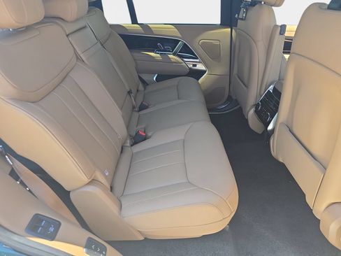 Certified 2026 Land Rover Range Rover Long Wheelbase SE AWD/4WD image 11