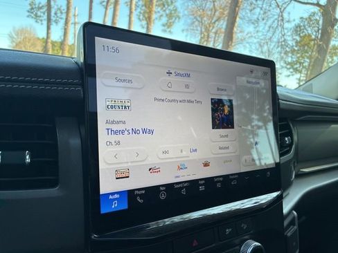 Used 2023 Ford Expedition XLT image 31