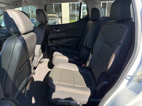 Used 2023 GMC Acadia AT4 image 18