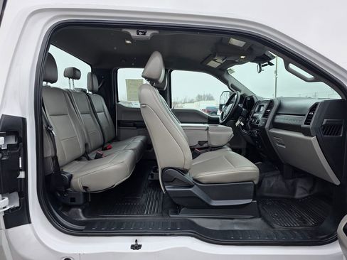 Used 2021 Ford F450 XL w/ Power Equipment Group image 28