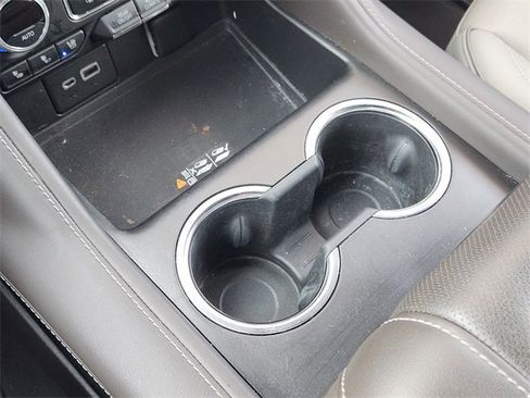 Used 2022 GMC Yukon SLT w/ SLT Luxury Package image 20