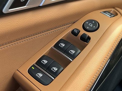 Used 2022 BMW X5 xDrive45e w/ M Sport Package image 30