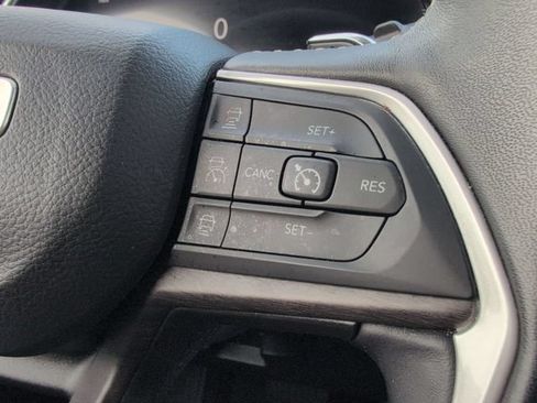Used 2022 Jeep Grand Cherokee L Limited AWD/4WD image 22