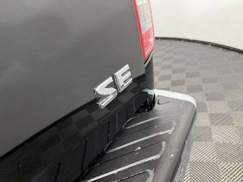 Used 2010 Nissan Frontier SE RWD image 13