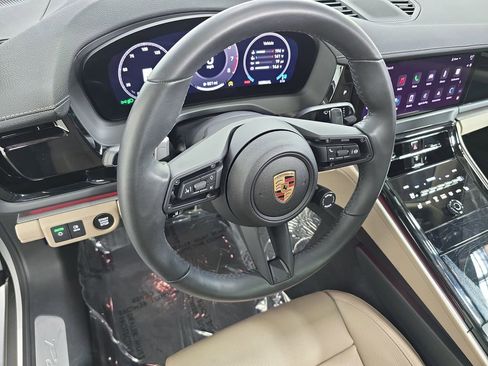 Certified 2025 Porsche Panamera 4 AWD/4WD image 4
