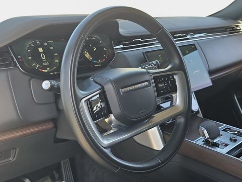 Certified 2023 Land Rover Range Rover SE image 17