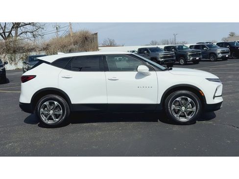 Certified 2025 Chevrolet Blazer LT image 9