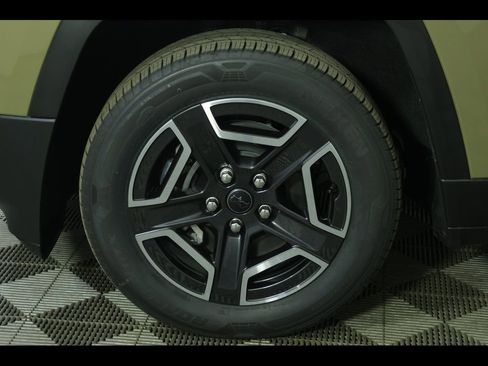 New 2026 Jeep Cherokee Laredo AWD/4WD image 12