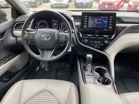 Used 2023 Toyota Camry SE image 10