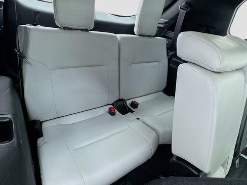 Used 2025 Mitsubishi Outlander SE AWD/4WD image 18