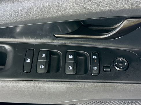 Used 2025 Hyundai Elantra Sport image 24