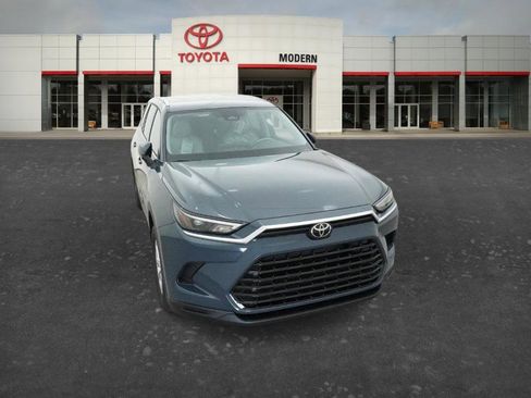 Certified 2026 Toyota Grand Highlander XLE image 9