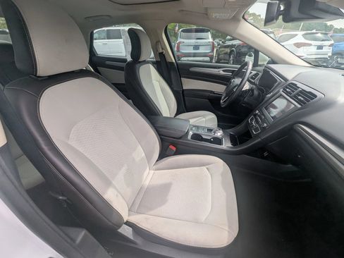 Used 2019 Ford Fusion SE w/ Equipment Group 151A image 7