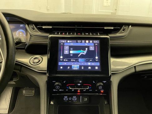 Certified 2021 Jeep Grand Cherokee L Laredo AWD/4WD image 14