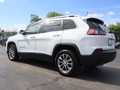 Used 2019 Jeep Cherokee Latitude Plus w/ Cold Weather Group FWD image 3