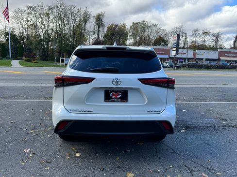 Used 2020 Toyota Highlander XLE image 5