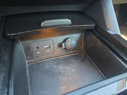 Used 2016 Kia Cadenza Premium w/ Luxury Plus Package image 32