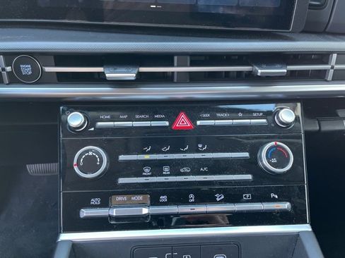 Used 2025 Hyundai Santa Fe SE image 25