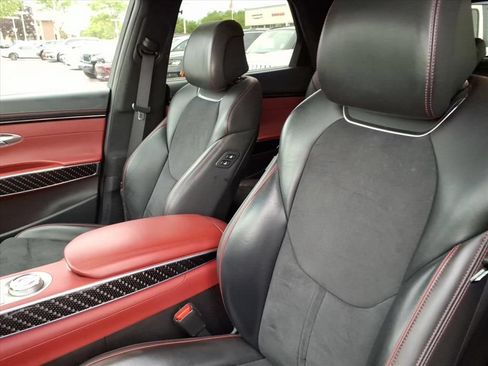 Used 2022 Genesis GV70 3.5T Sport w/ Sport Prestige Package AWD/4WD image 10