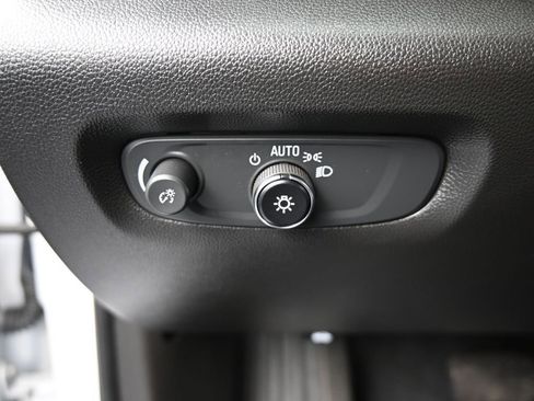 Used 2023 Chevrolet Traverse LT image 33