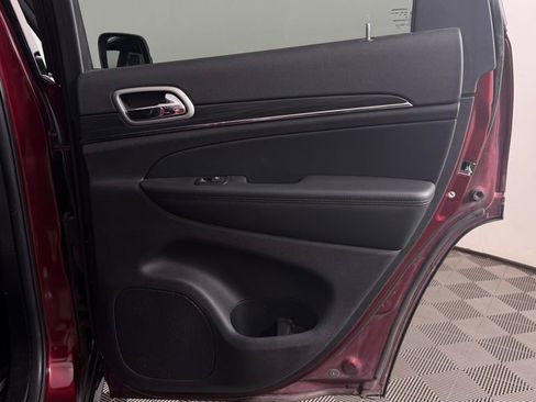 Used 2021 Jeep Grand Cherokee Limited AWD/4WD image 31