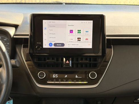 Used 2024 Toyota Corolla LE image 73