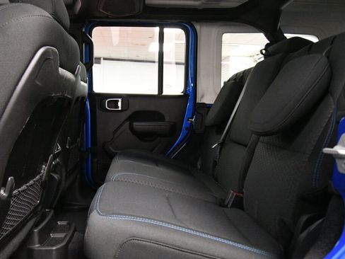 Used 2024 Jeep Wrangler Unlimited Rubicon 4xe AWD/4WD image 20