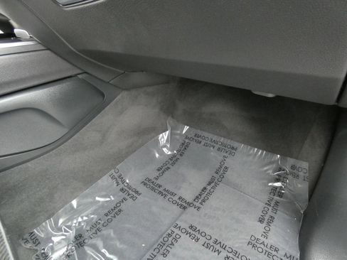 Used 2017 Audi Q7 3.0T Prestige w/ Prestige Package image 37