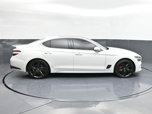 Used 2022 Genesis G70 3.3T w/ Sport Prestige Package image 9