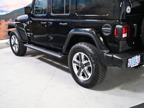 Used 2020 Jeep Wrangler Unlimited Sahara image 7