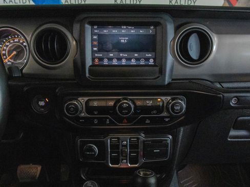 Used 2021 Jeep Wrangler Unlimited Sport image 4